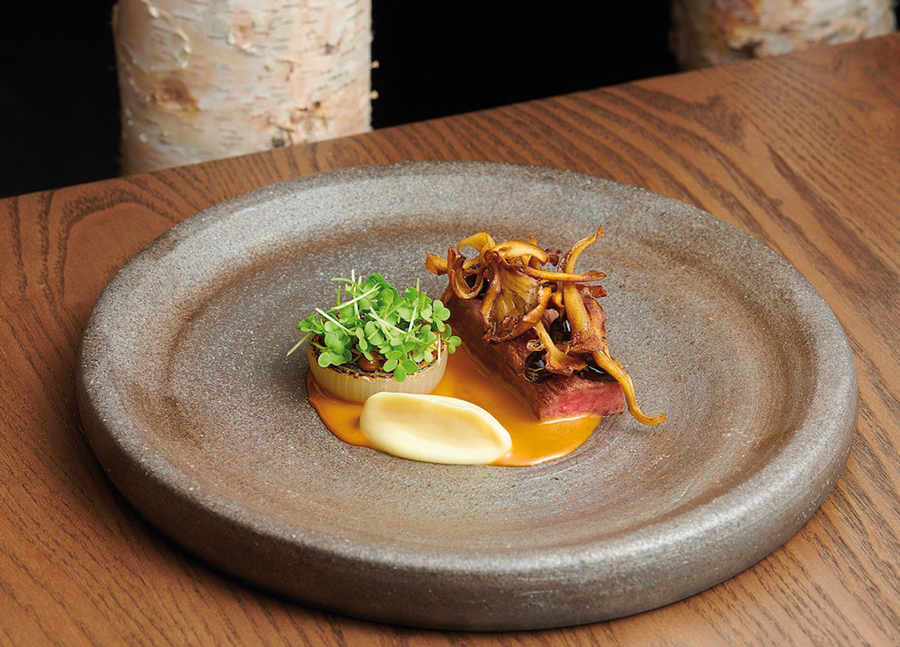 在香港的米其林餐厅用餐,在香港的豪华正餐