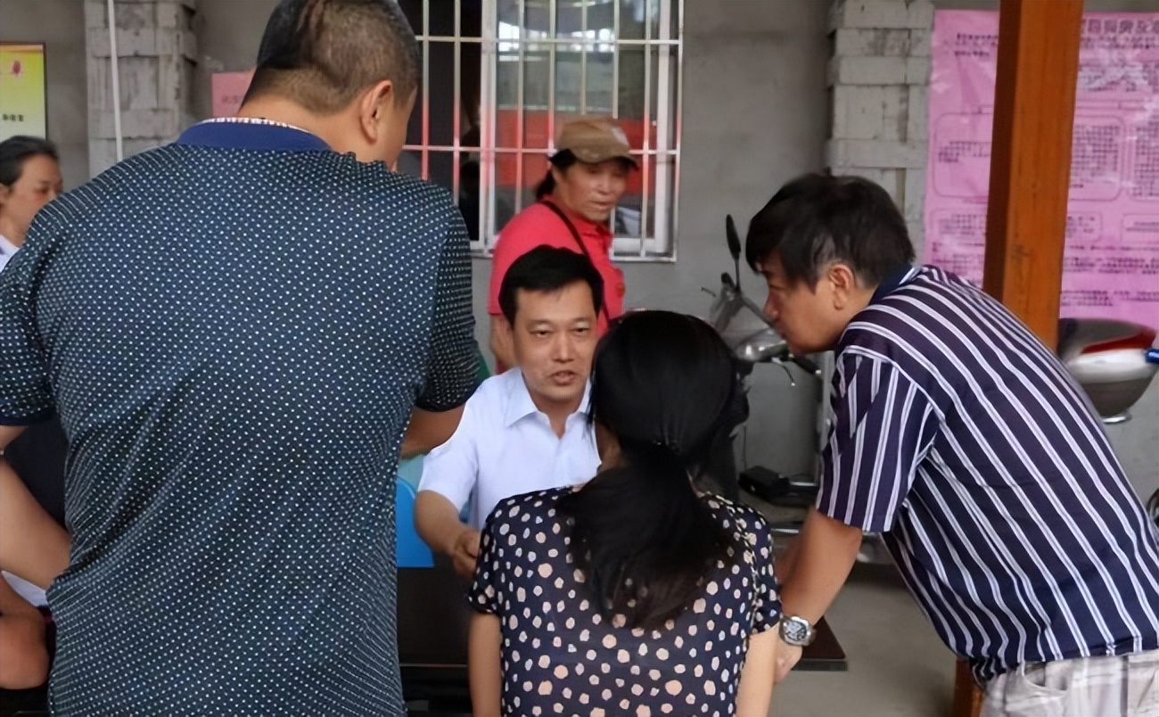 小县城事业单位生活,县城事业单位工资待遇