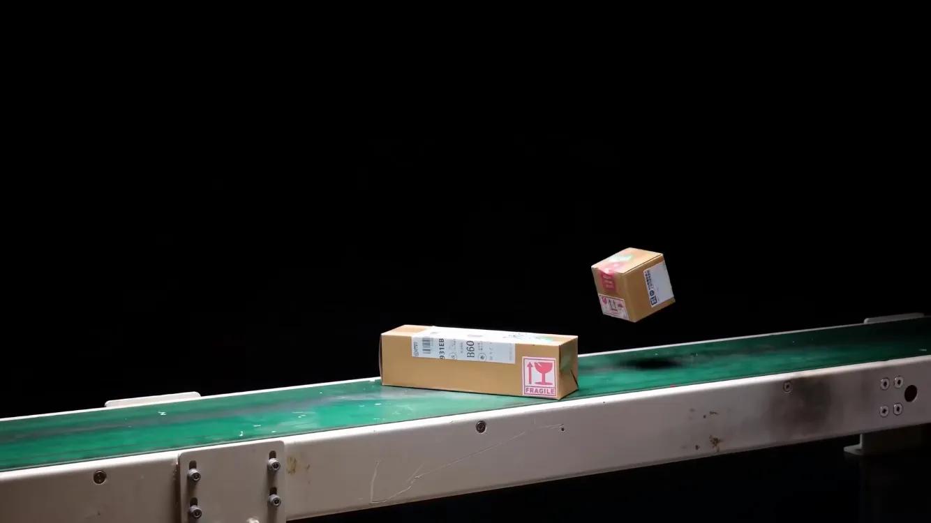 “变形快递”的跑酷之旅，遇见爱情一路逆行而上