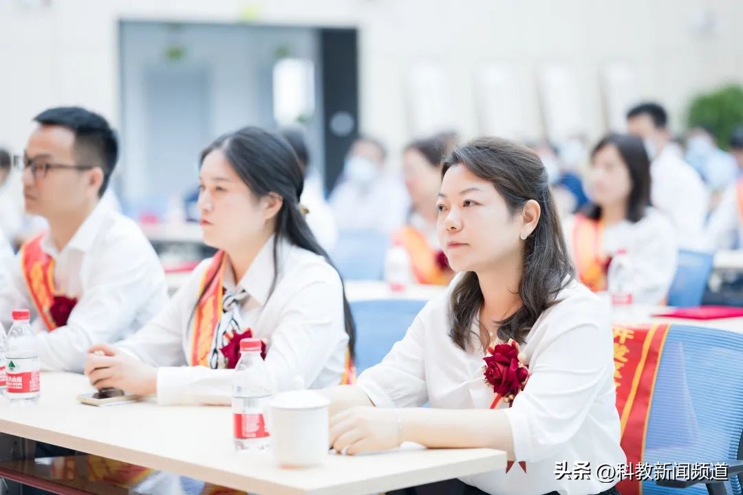 周芳校长,周芳校长简历