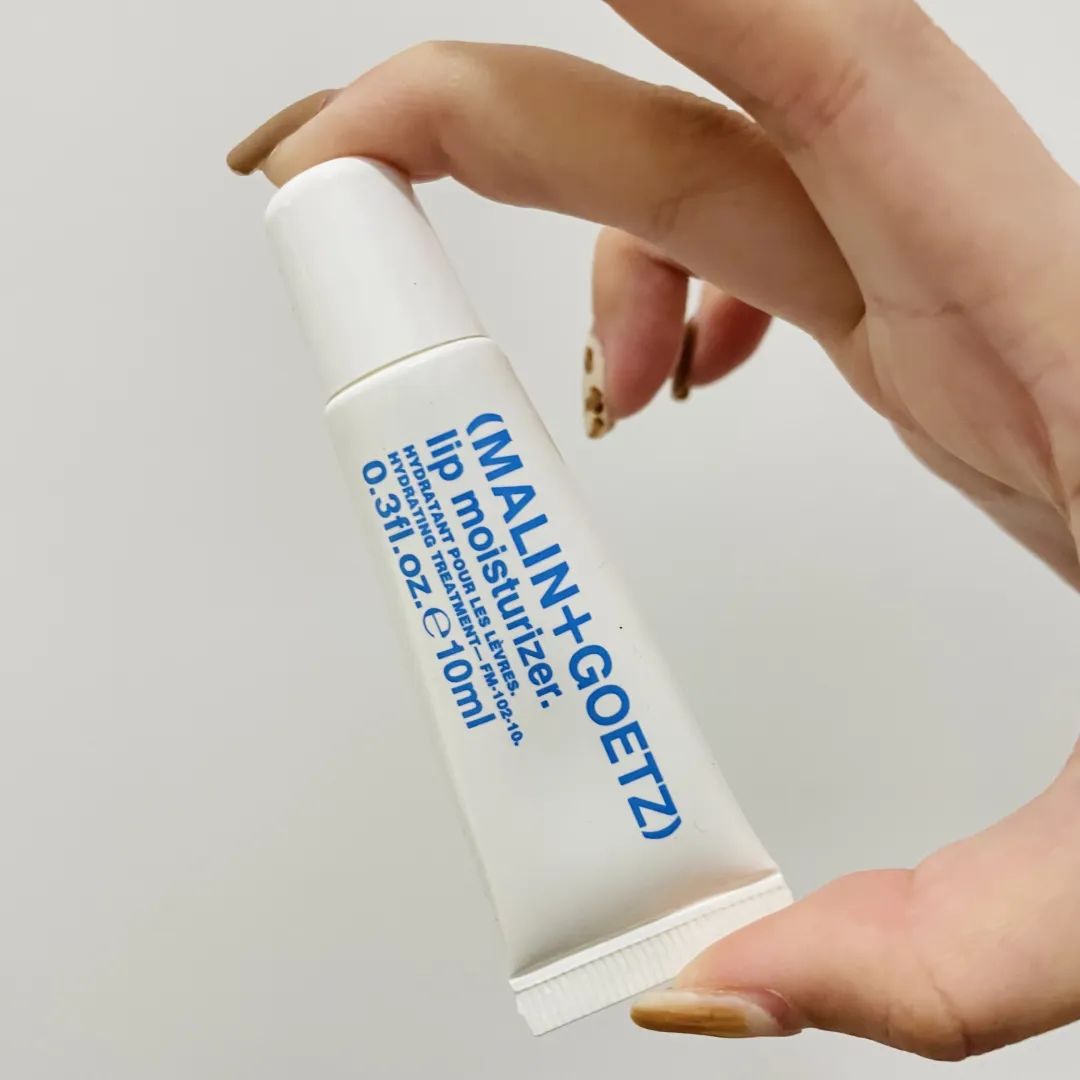 润唇膏为何越涂越干呢,涂了这么多年的润唇膏