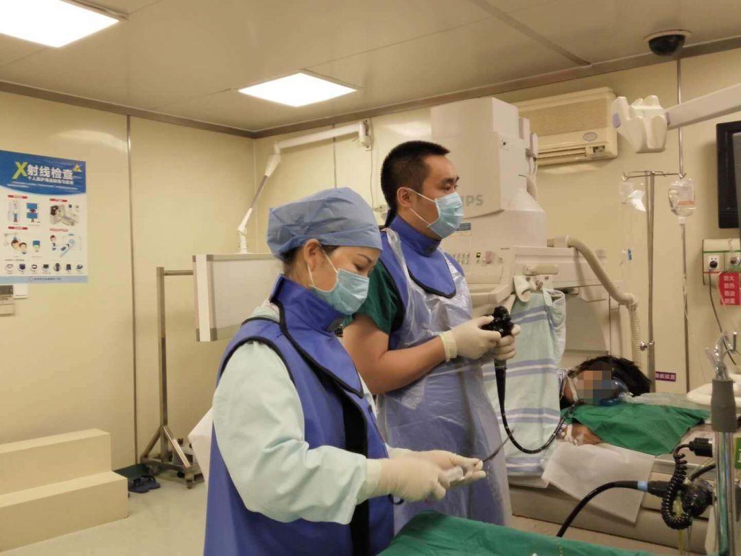 腹腔镜下胆总管切开取石治疗,充填型胆囊结石用腹腔镜怎样切除