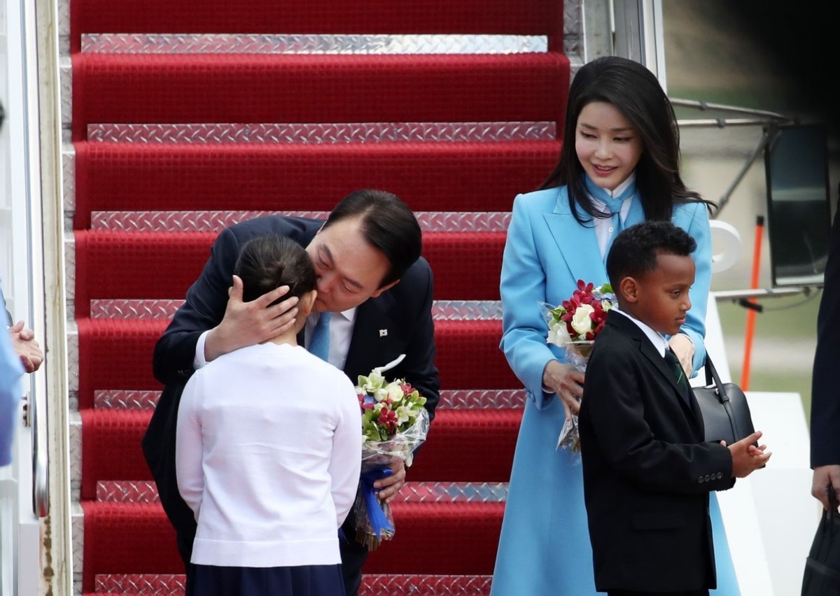 被韩国网友称为“*国卖**贼”!尹锡悦的退让,换来美国抡起的耳光