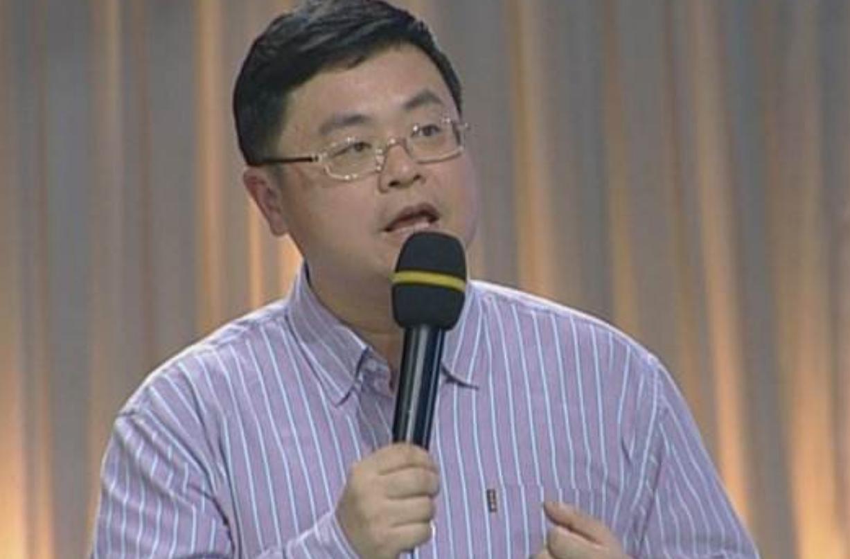 10年前被父母逼迫雪地奔跑,10年前被爸爸逼的雪地里跑步