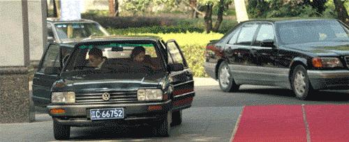 赵丽颖dior红色丝绒连衣裙,谁说赵丽颖没有少女感的