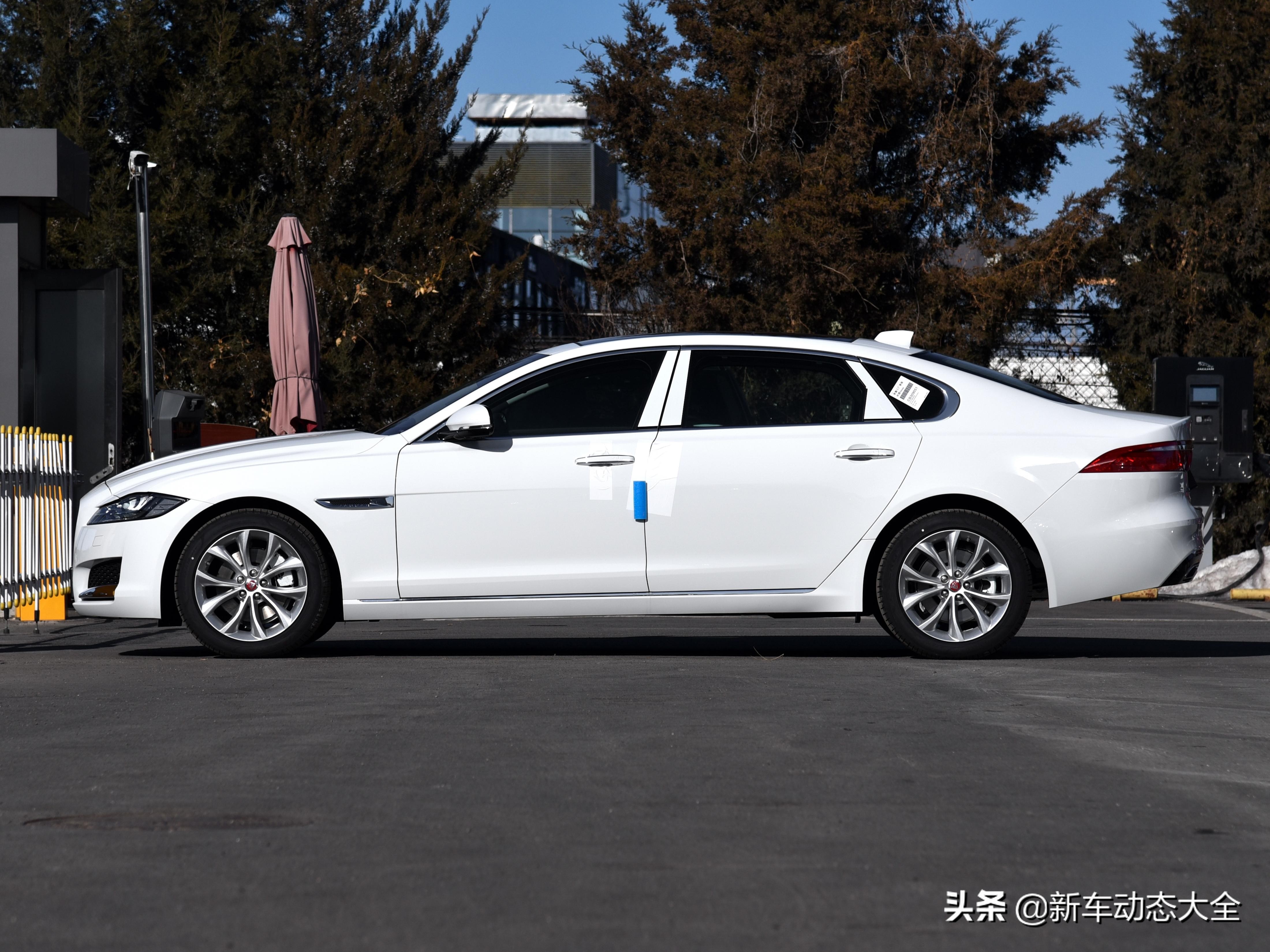 价格实惠捷豹xfl实拍解析,2017款捷豹xfl2.0t240ps奢华版油耗