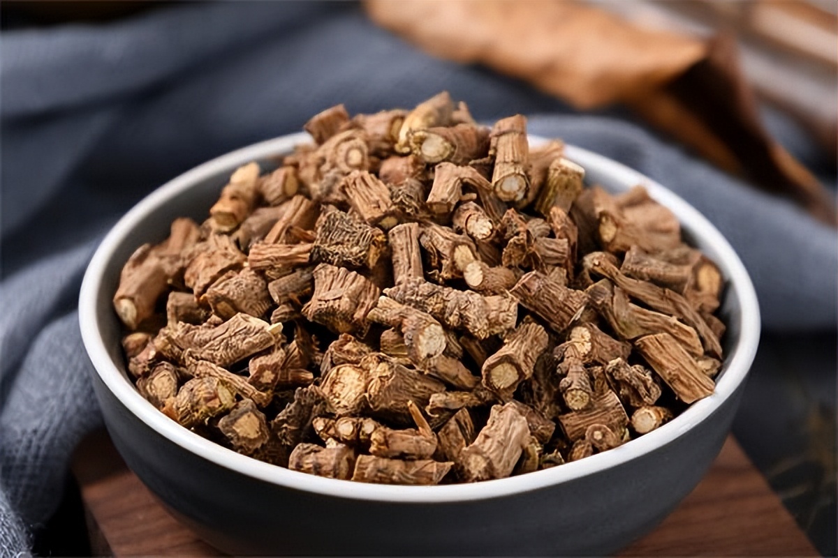 *泄早**一触即发，治以延时汤，充胆胃之气，不做“快抢手”