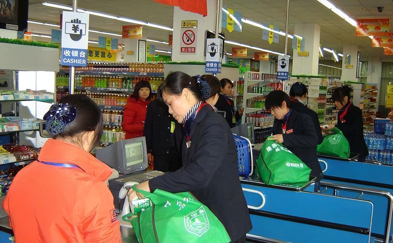 超市2000工资为什么还有人干,为啥超市2000元工资还不离职