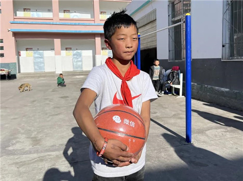 为中国足球梦想助力,为农村孩子筑梦爱心公益活动