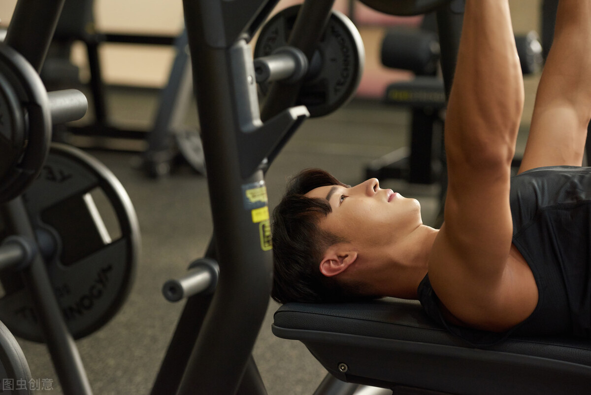 70岁健身爱好者怎么吃蛋白粉,健身达人喜爱的全麦面包