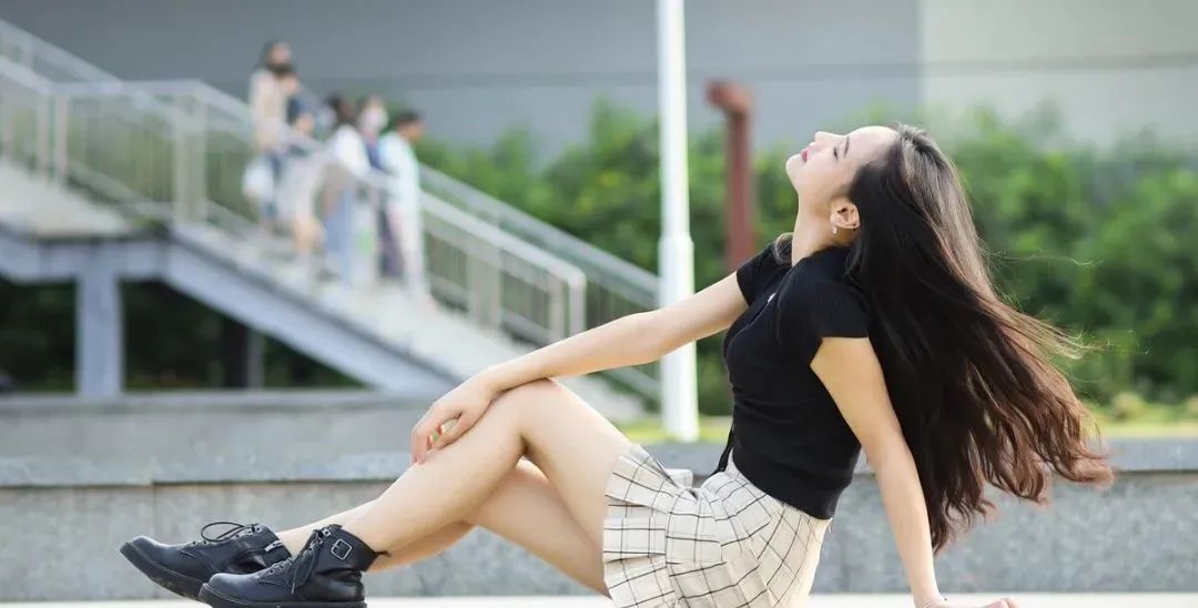 8个拍照技巧人像摄影摆姿不再愁,拍照姿势大全外景摄影技巧