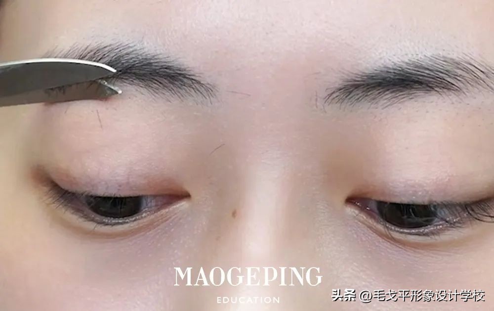 新手必看的保姆级化妆教程,新手保姆级修眉教程