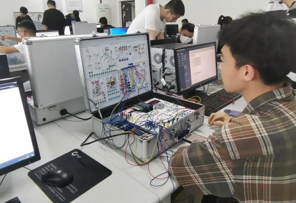 本科就业率超高的专业推荐,本科就业率高的5类专业