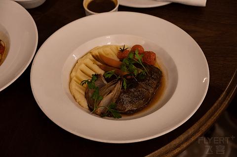 哈伊马角利兹卡尔顿,哈伊马角沙漠丽思卡尔顿酒店