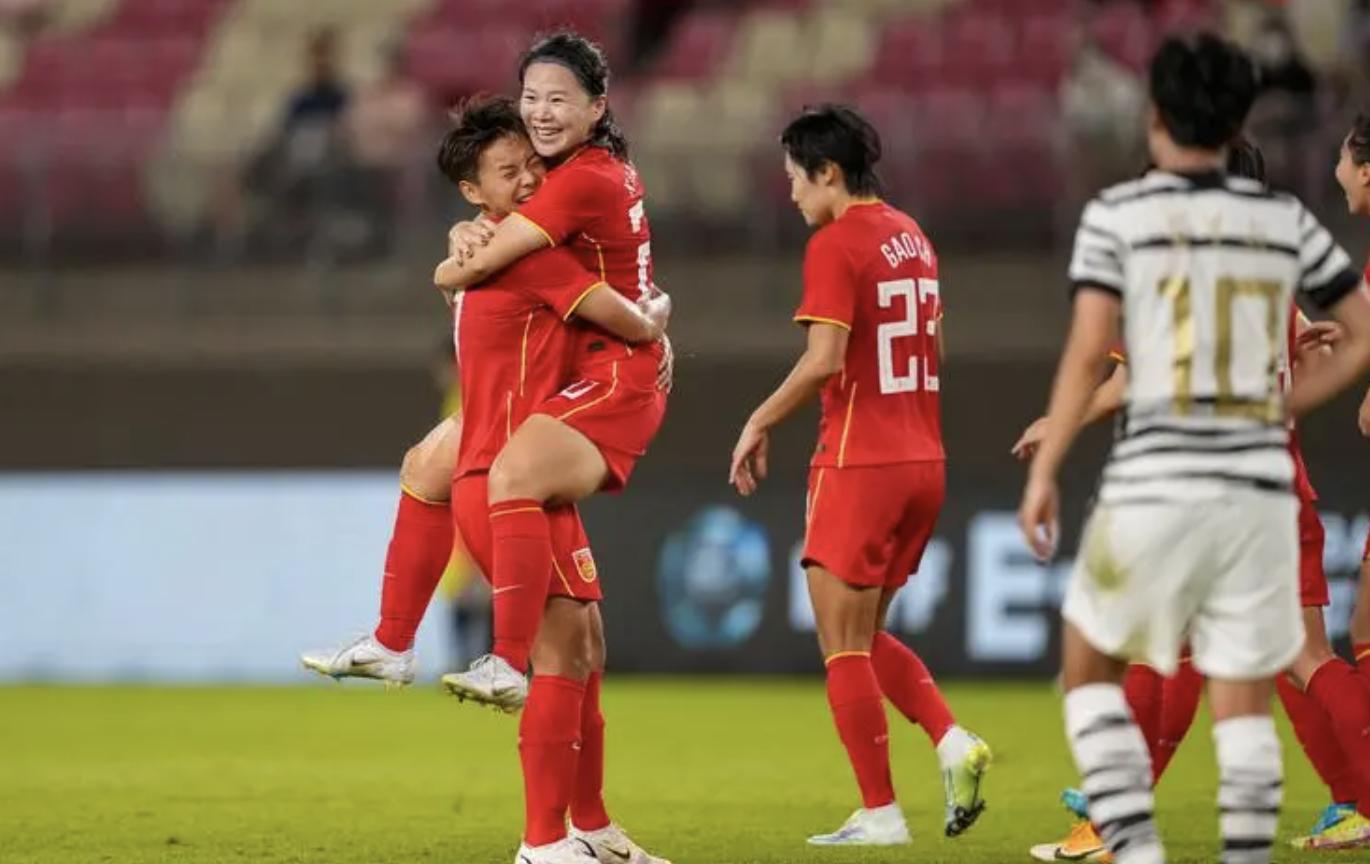 中国女足2胜1平夺冠,cctv5现场直播中国女足比赛