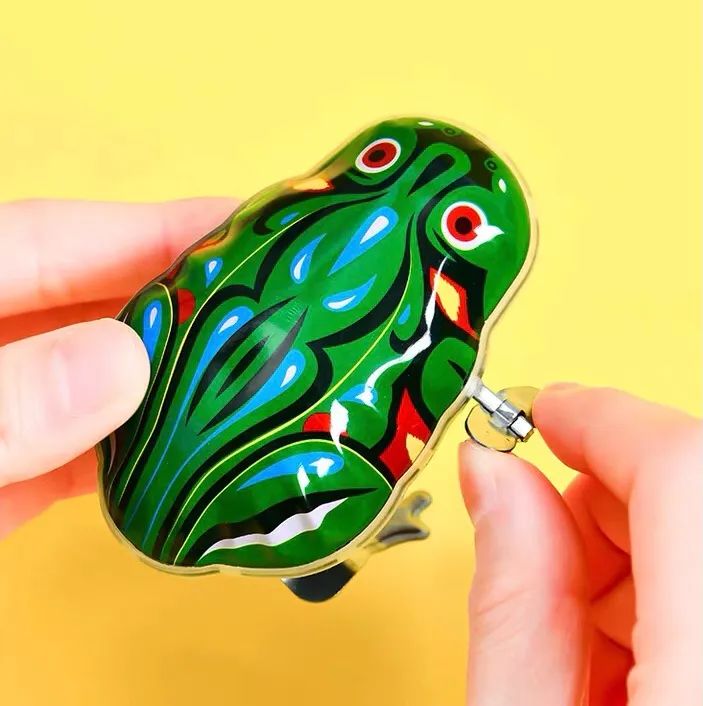 温州小伙卖12年文具，从摆地摊到五金冠，“爆款像阵风”