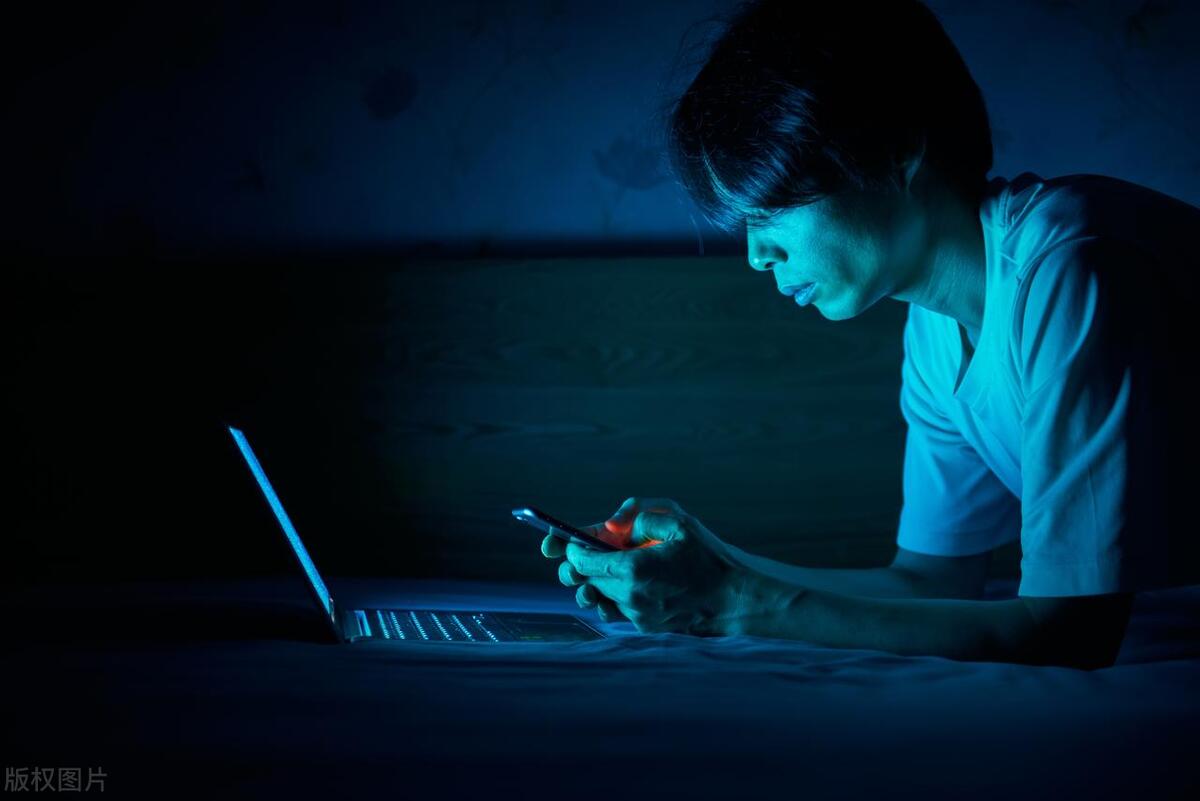 男友熬夜打完游戏想与我亲热，一股臭味袭来，一脚差点把他送走