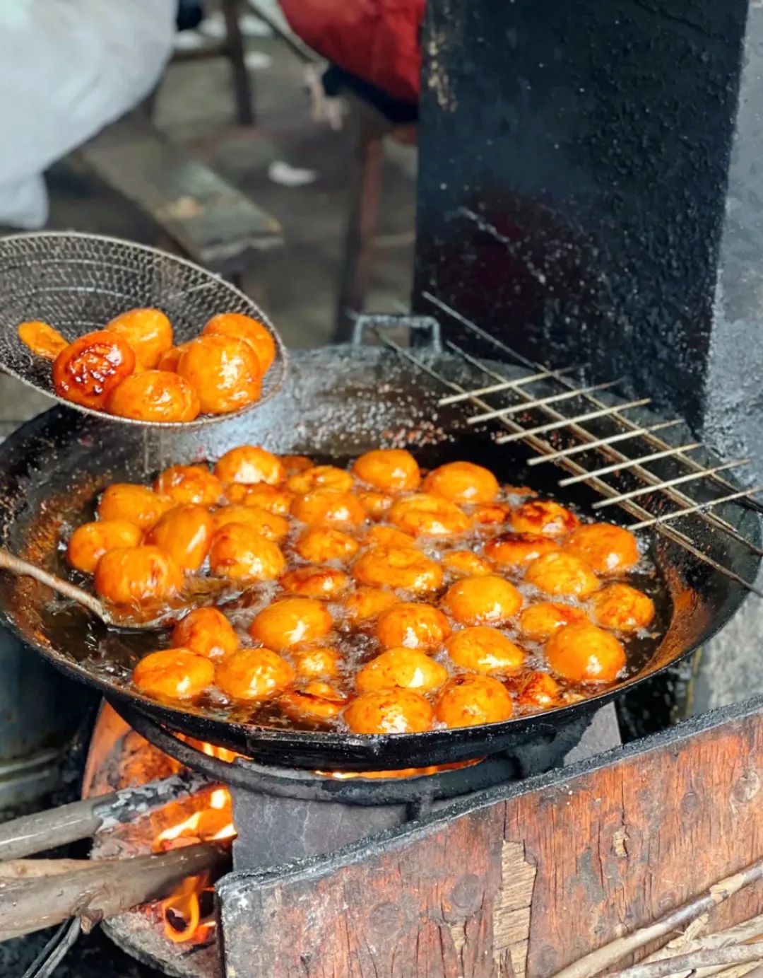 被一碗螺蛳粉耽误的夜宵宝藏,被螺蛳粉耽误的烧洋芋选手