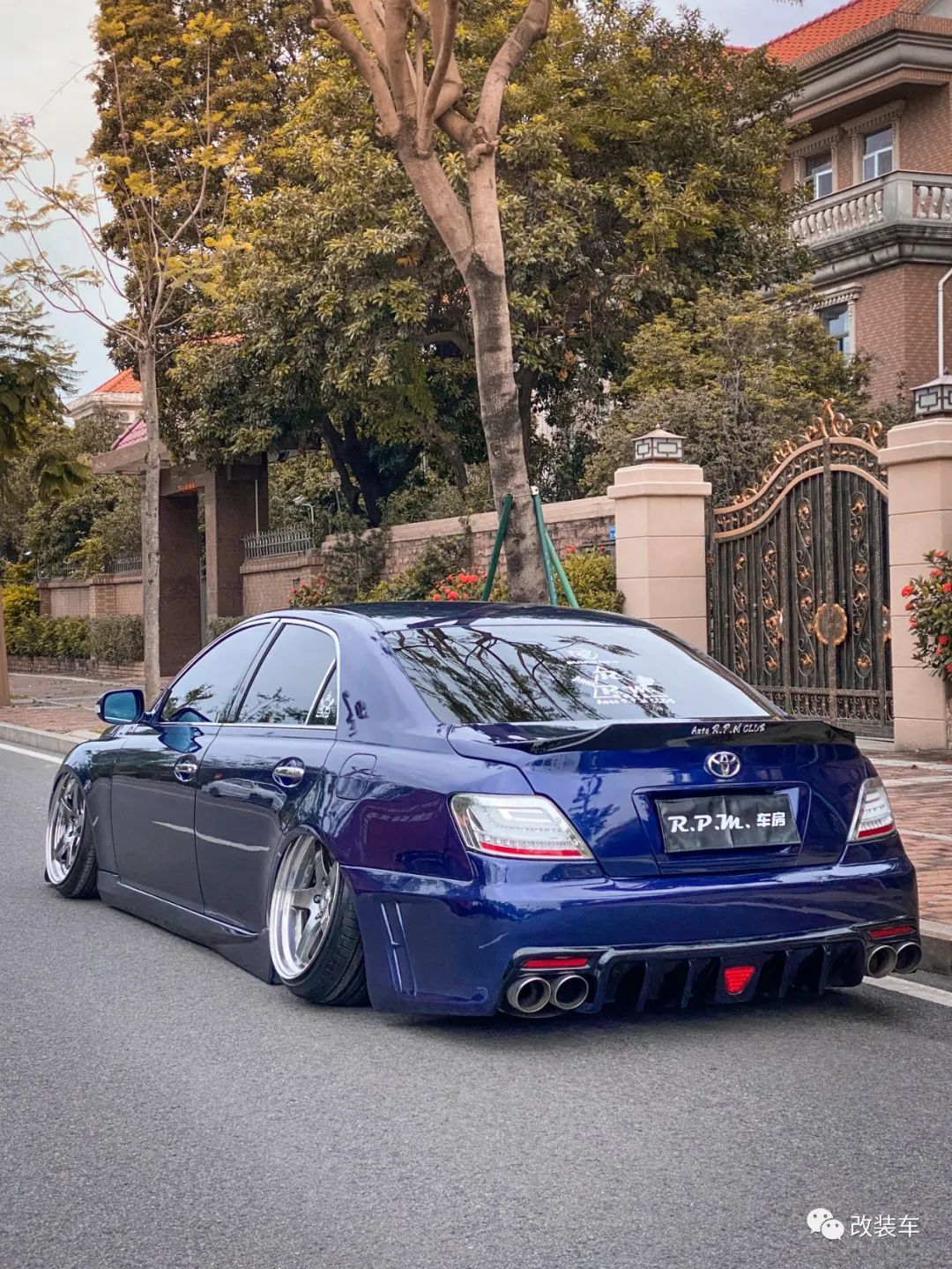 气动宽体丰田锐志,气动宽体姿态