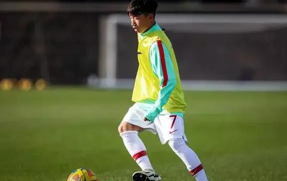 中国14岁球员王磊效力本菲卡u14,本菲卡u15王磊集锦