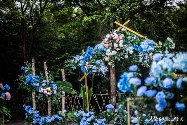 上联夜来花香无蝶采下联怎么对,花香入梦来对联下联