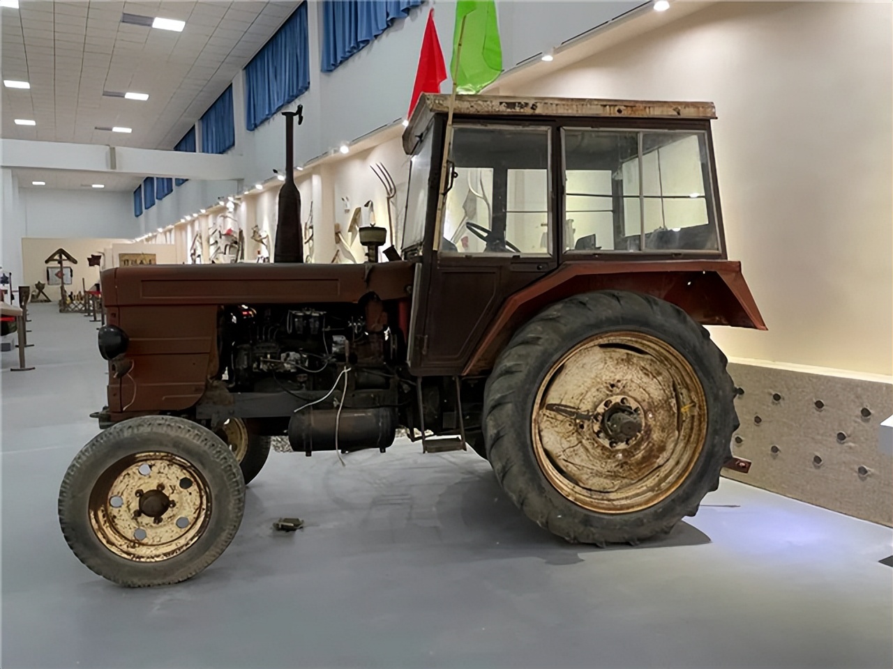 鐭ラ潚鍥炲璺笂纰板埌鍧忎汉,鐭ラ潚杩斾埂閬囪鍧忎汉骞稿ソ灏忎紮鍑烘墜