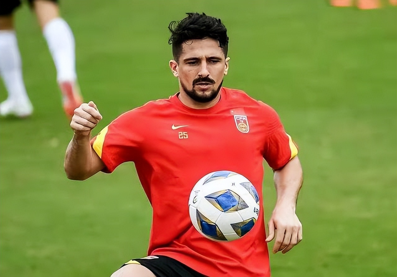 崔康熙和李铁谁是归化之父,中国足协有意崔康熙