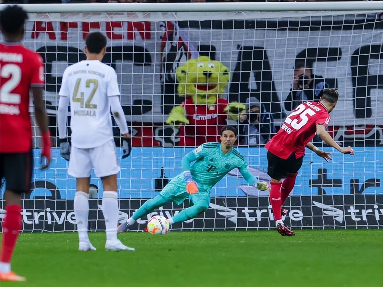 拜仁遭门兴逆转,门兴vs拜仁裁判