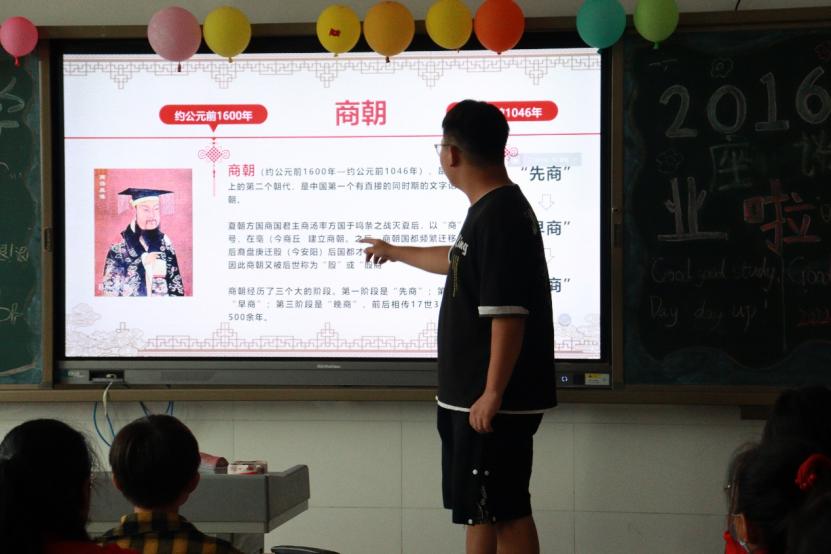 春天播种希望夏天挥洒汗水,一分播种辛勤汗水挥洒