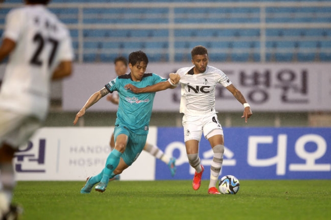 韩足对中国足球赛直播,韩国9点新闻