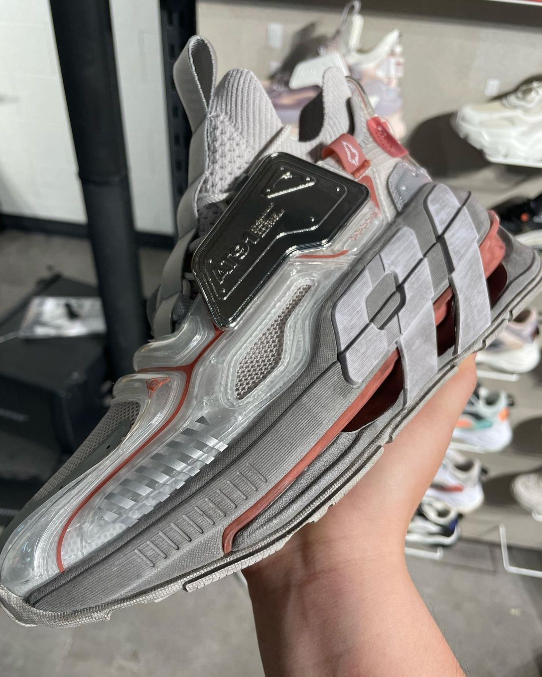 谷爱凌同款跑鞋,安踏冠军跑鞋2代pro谷爱凌配色