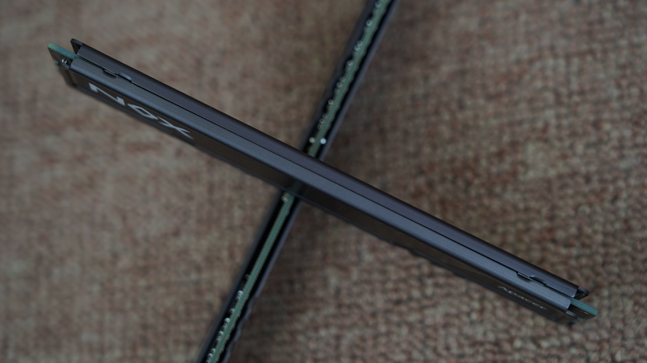 低调高频马甲条，宇瞻NOXDDR4400016G×2内存体验分享