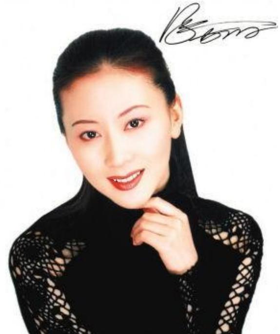 演员汤加丽：当人体模特，和丈夫离婚，被父母嫌弃，今45岁还单身