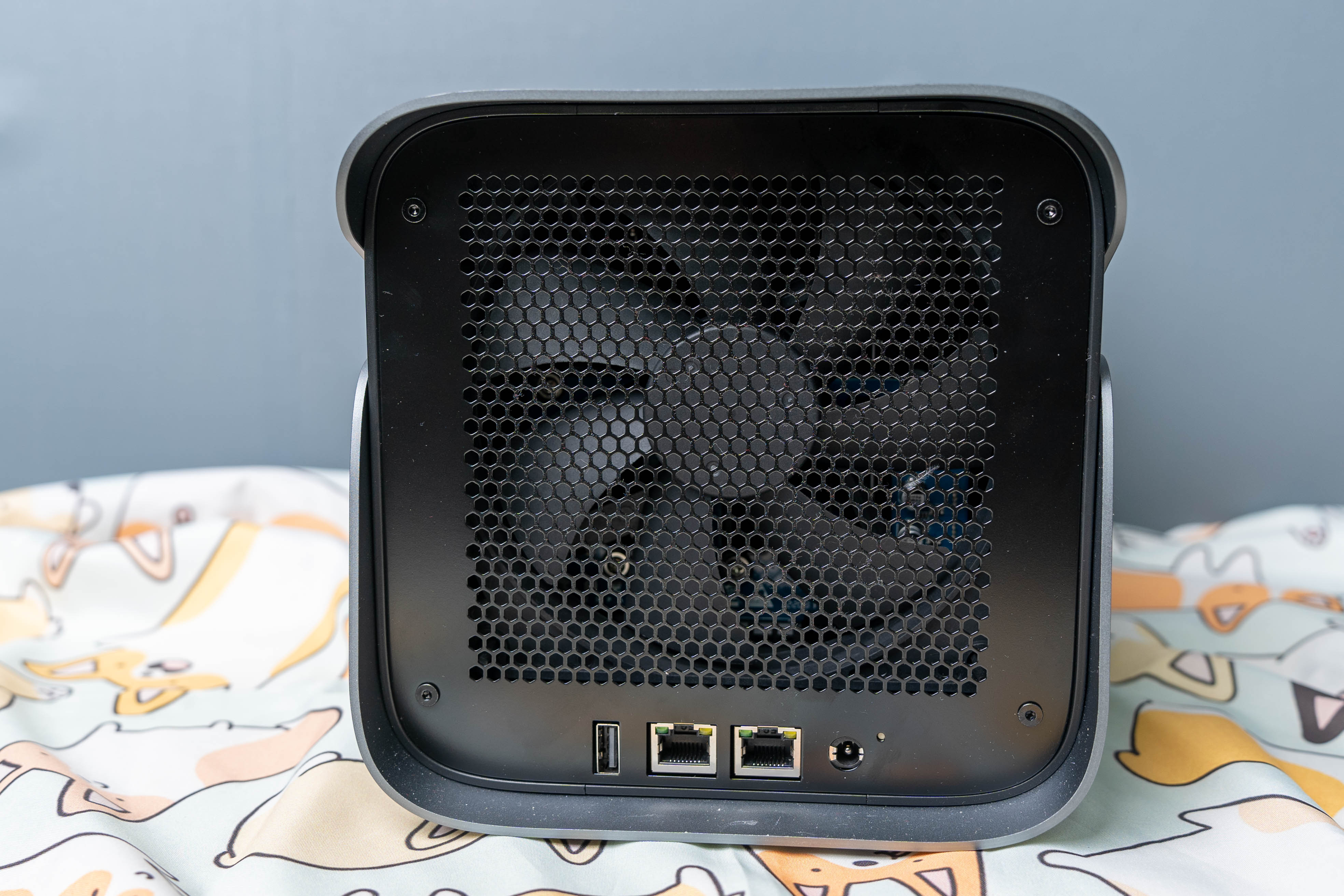 极空间nasz4pro深度评测,极空间nasz2pro和z4功能对比