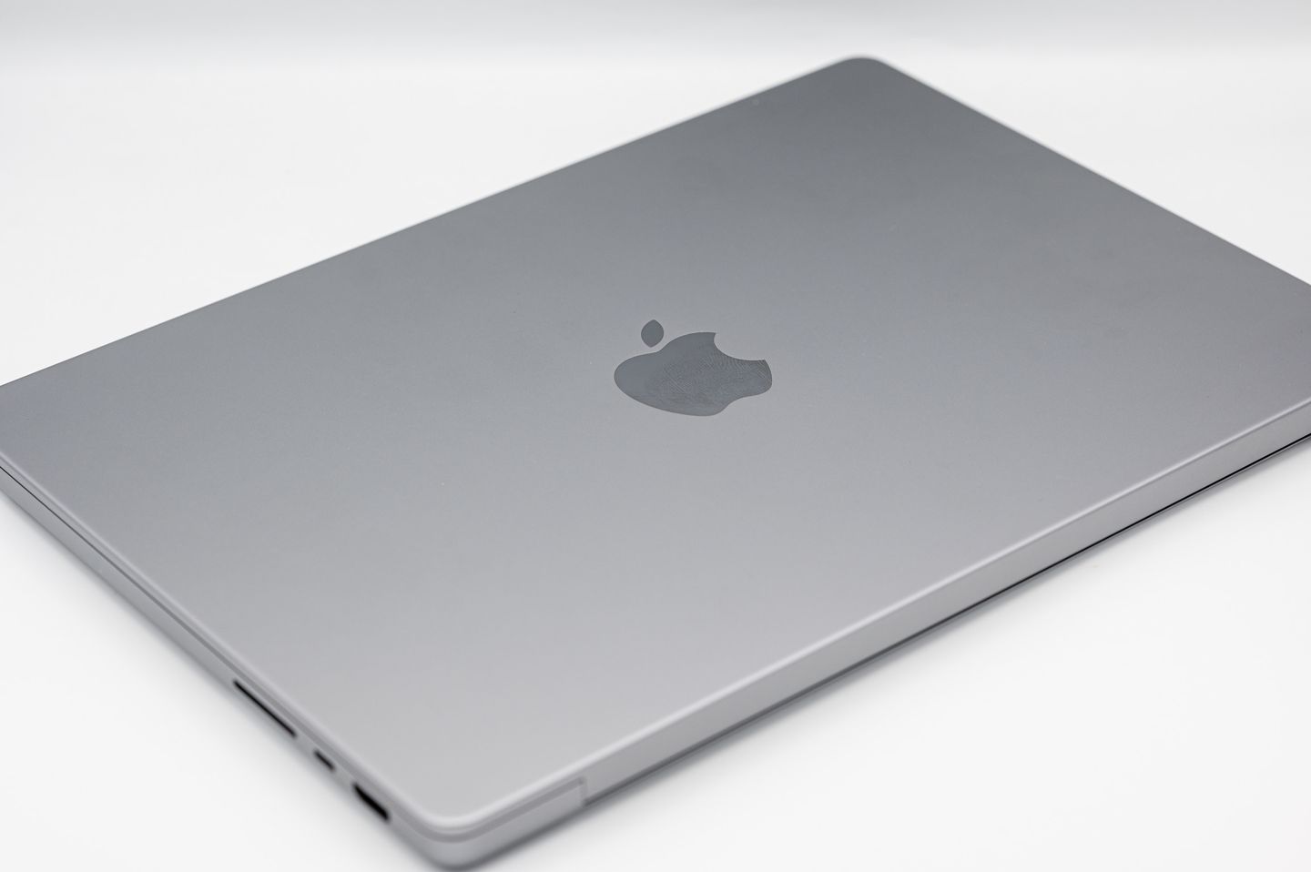 办公电脑硬盘买固态还是机械,电脑内存容量和硬盘容量的区别