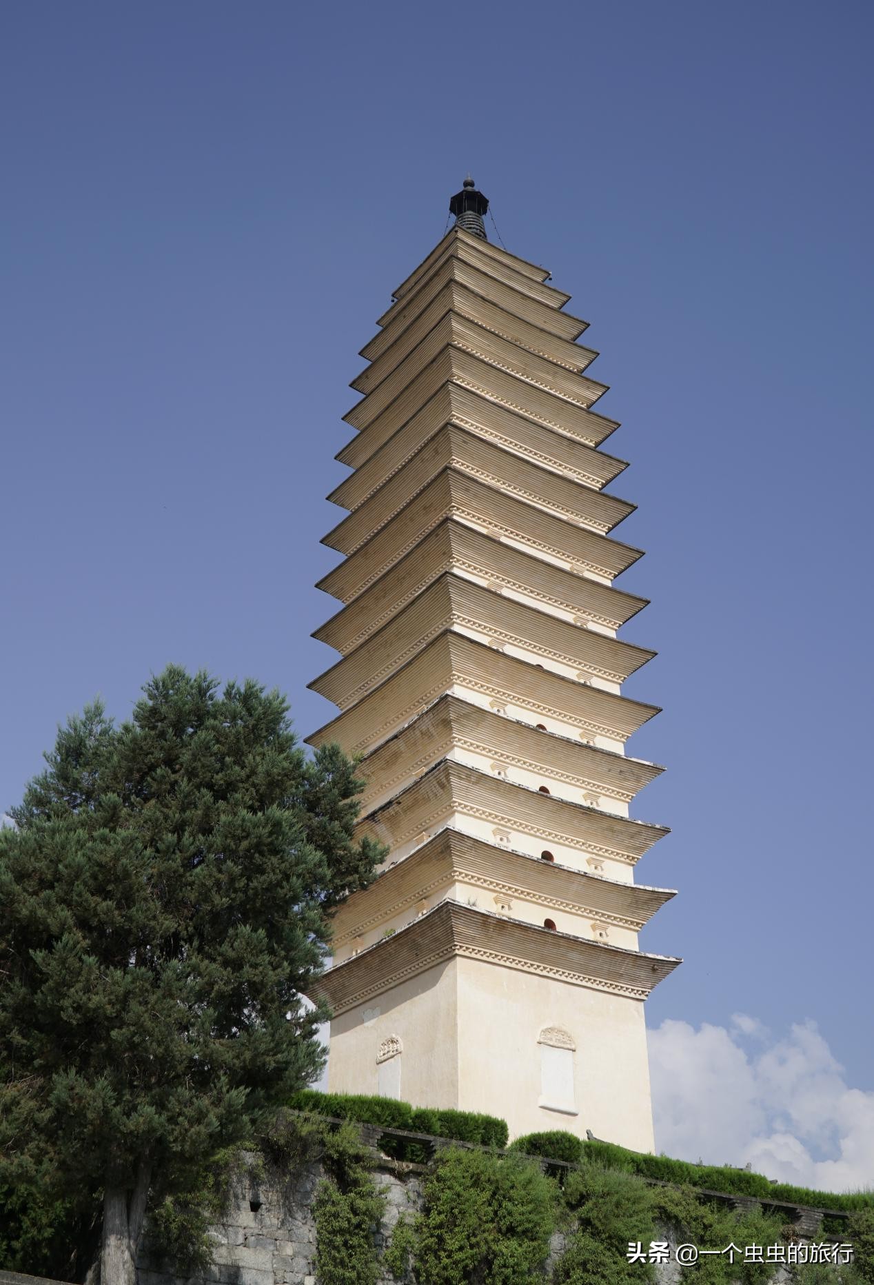 大理三塔崇圣寺宝贝,大理崇圣寺三塔倒影