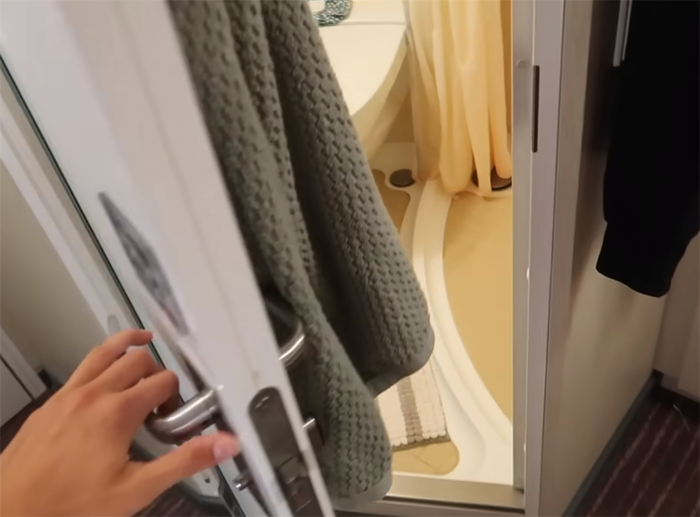 船员真实船上住宿,邮轮船员宿舍