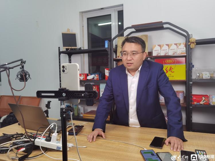 “用一张嘴，唱遍商河的美”曾连吃4只鸡的商河“网红县长”双十一再直播