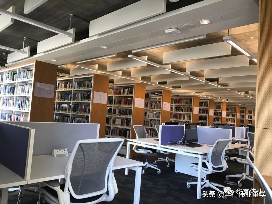 在利兹读研时打卡张国荣读的纺织学院，《指环王》作者是学校老师