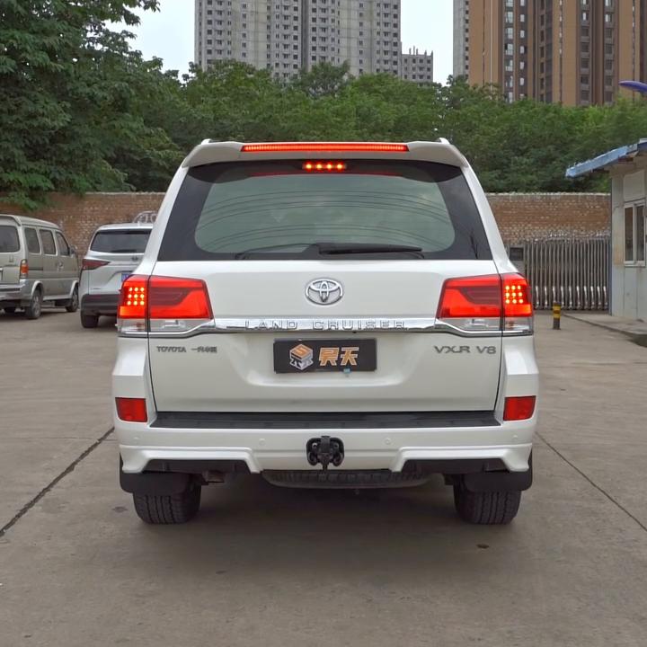 16款酷路泽升级自动大灯,酷路泽什么配置带熏黑大灯