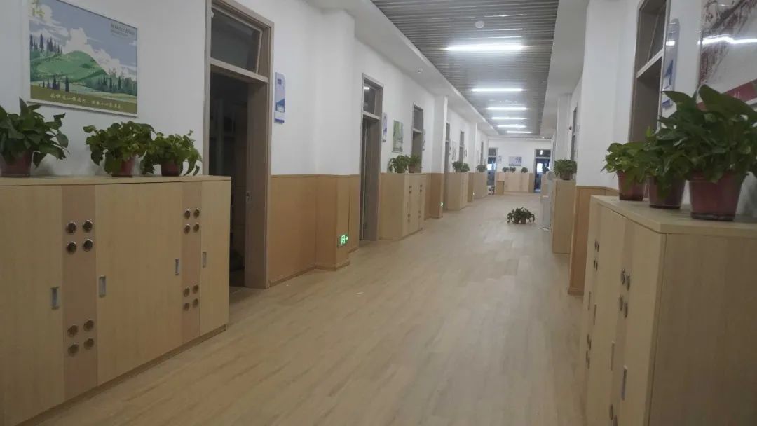 缁甸槼涓滆景楂樼骇涓鎺㈡牎,缁甸槼涓滆景楂樼骇涓鎺㈣