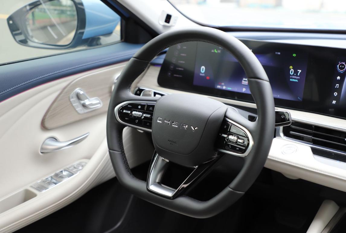 艾瑞泽8vs奔驰c,奇瑞艾瑞泽8奔驰