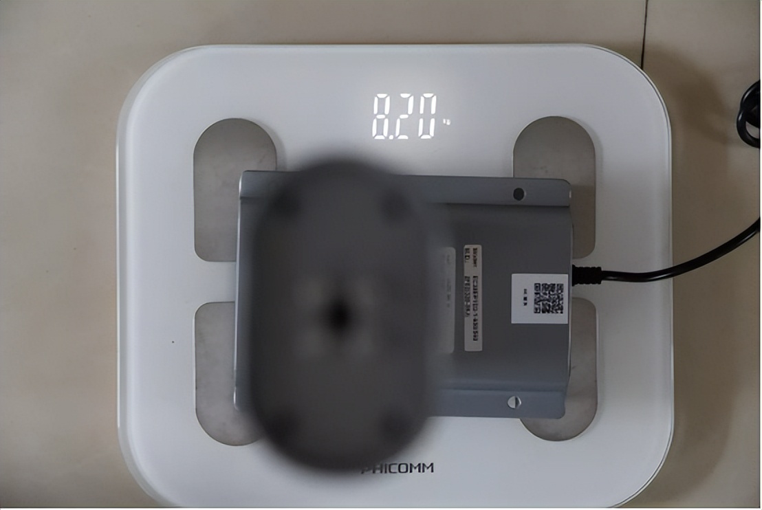 书桌配岩板，不怕污渍，不怕刀刻，我的乐歌E6岩板升降桌晒单