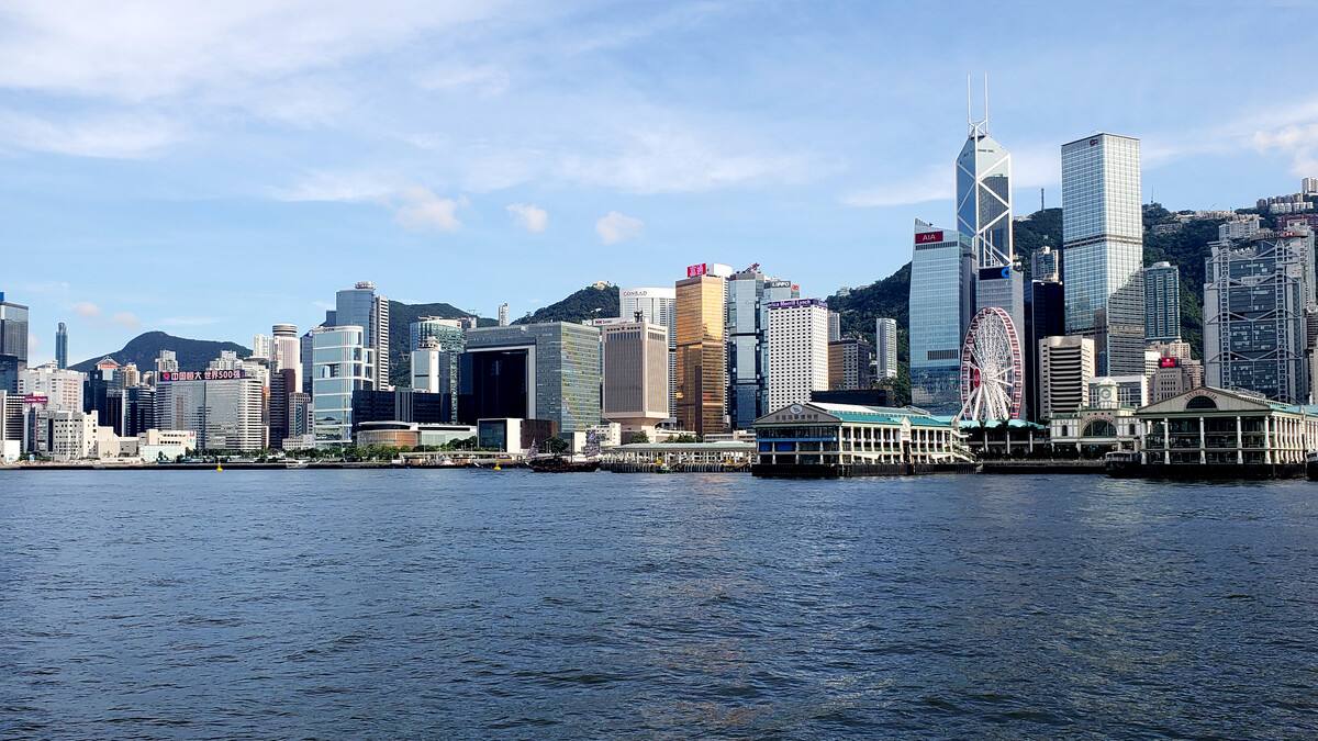 英国军官不解:为啥把香港还给中国?2000年英上将一句话道出真相