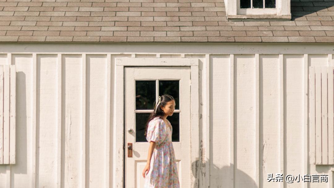 他克你用英语怎么说,只要你缺钱什么都克你