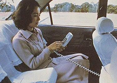 移动通信技术历史,移动通信的发展史论文