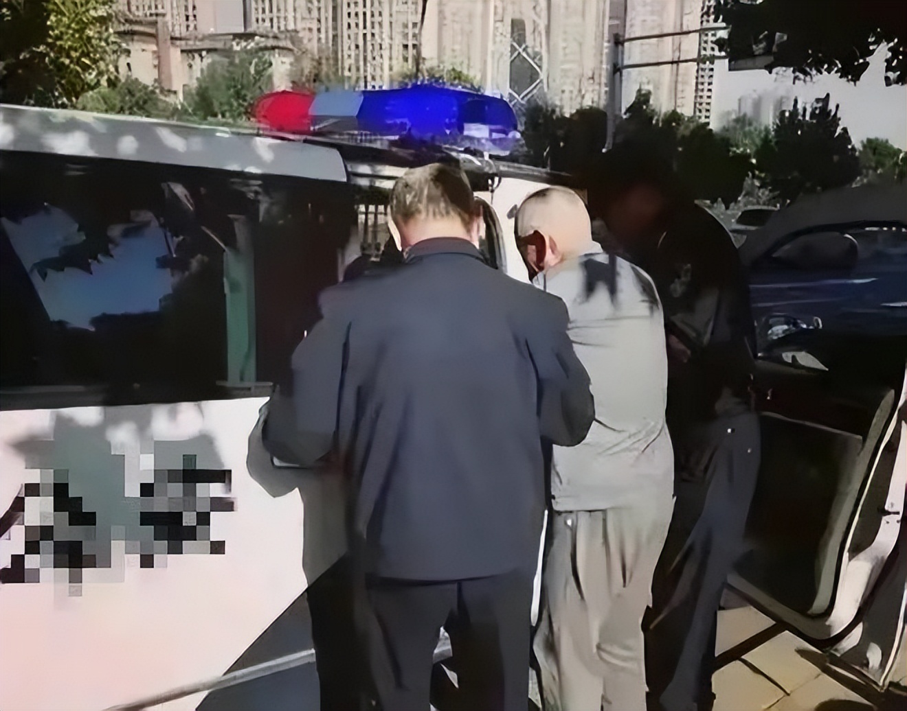 群里发句牢骚村民被拘留,微信群里发牢骚被拘留法院怎么判