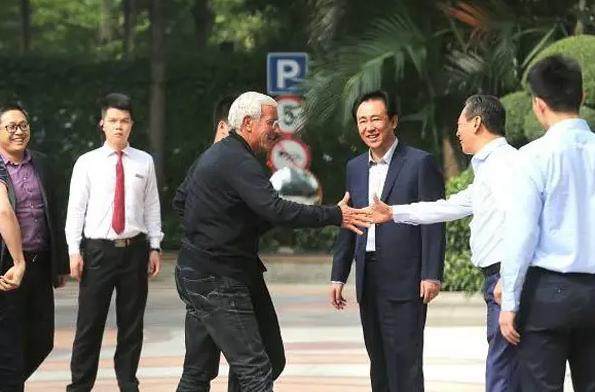 许家印为何从首富变首负,许家印称不能靠贱卖资产还债