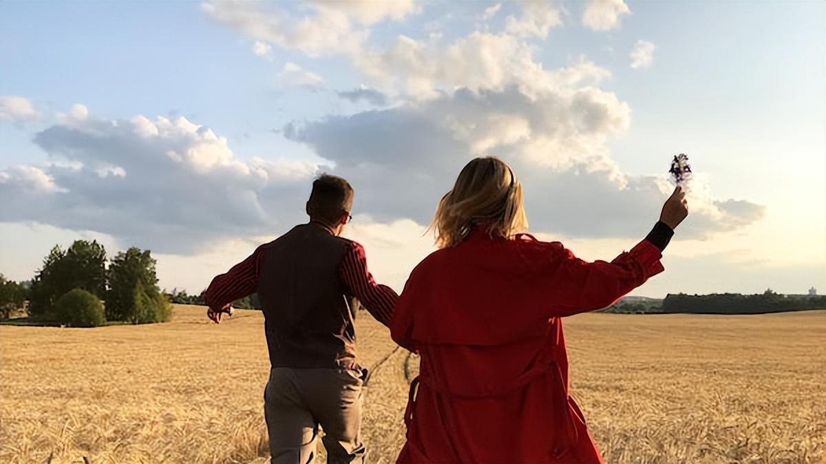 八首传统民歌耳朵听醉了,好文分享动听的歌声听醉了多少人