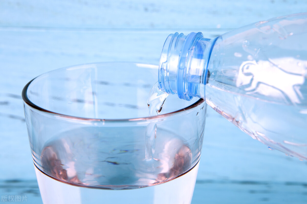 手被502胶水粘住了怎么办教你一招,手被502胶水粘住了怎么解决